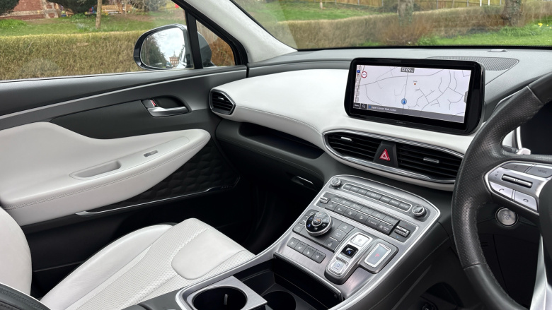 Hyundai SANTA FE 1.6 TGDi Plug-in Hybrid Ultimate 5dr 4WD Auto Estate